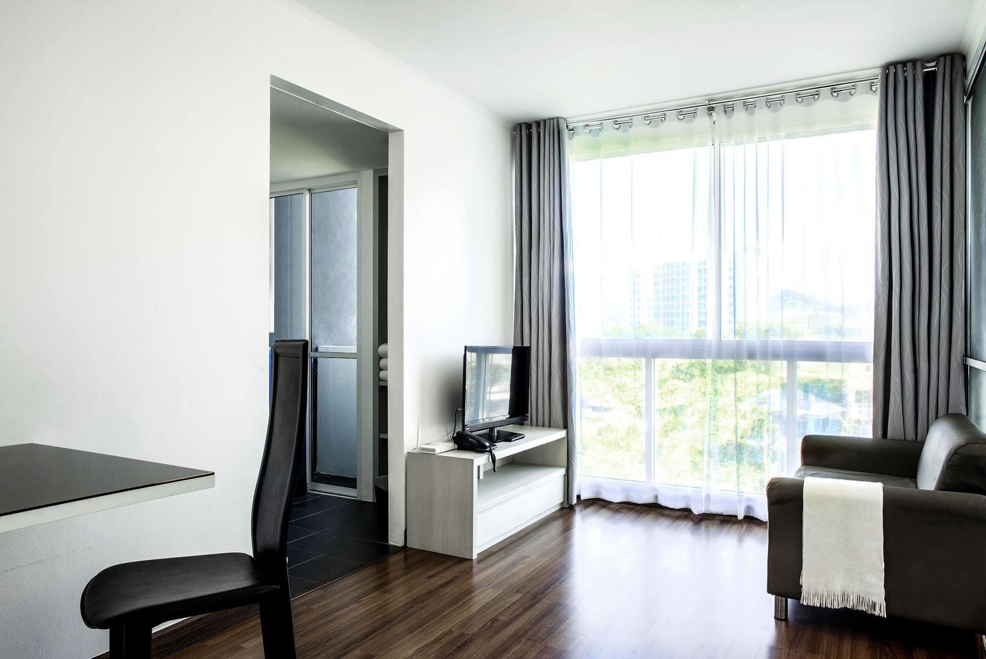 The Wide Condotel - Phuket Exterior foto